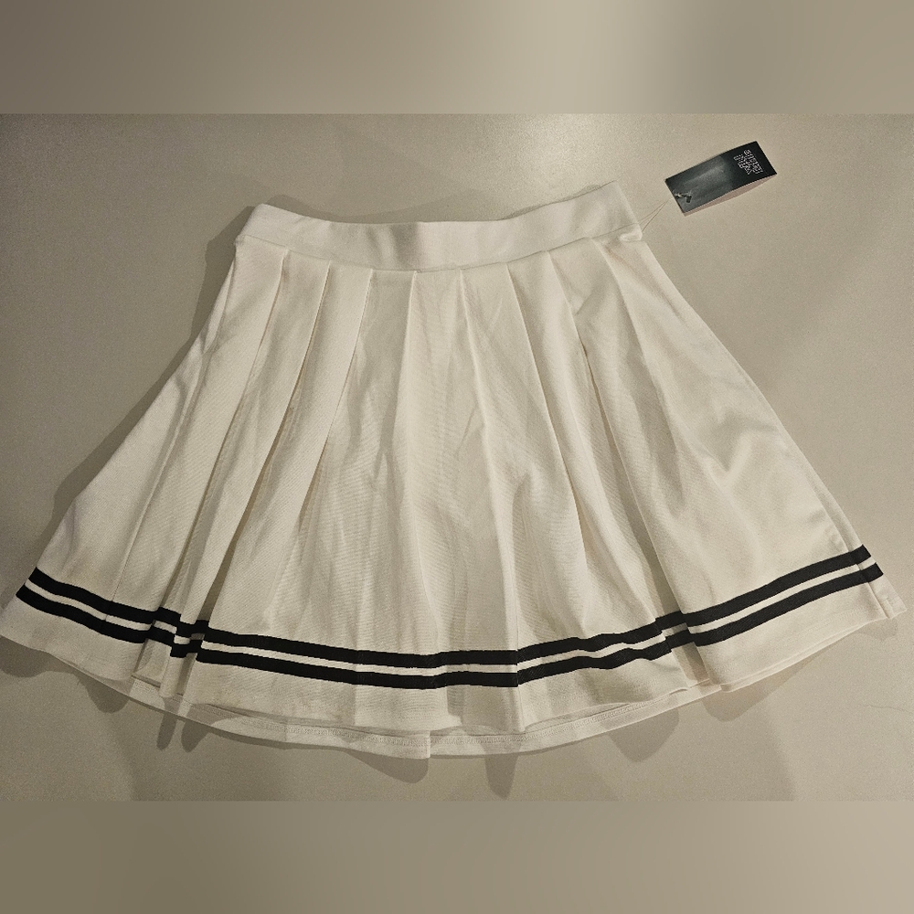 Wild Fable Womans Medium White/Blue Stiped Tennis Skirt